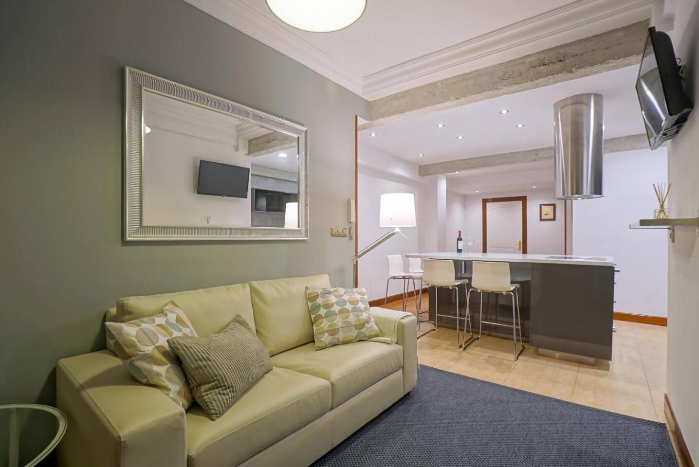 Amplio Apartamento En Gros Con Parking Privado Сан-Себастьян Экстерьер фото