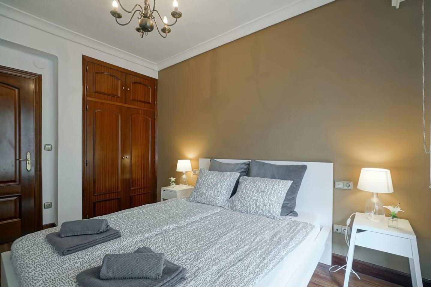 Amplio Apartamento En Gros Con Parking Privado Сан-Себастьян Экстерьер фото